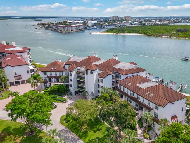 232 - 232 La Peninsula Blvd, Condo with 2 bedrooms, 3 bathrooms and null parking in NAPLES FL | Image 43