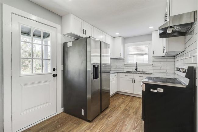 2003 Amelia St, House other with 2 bedrooms, 1 bathrooms and 1 parking in Baytown TX | Image 4