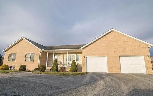 610 Harvey Winters Dr, Oakland, MD, 21550-4349 | Card Image