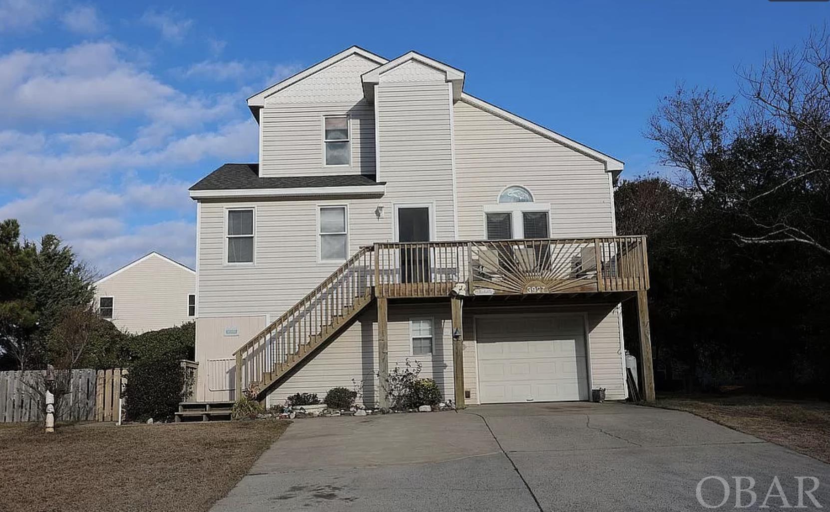 Smith St, Kitty Hawk, NC 27949