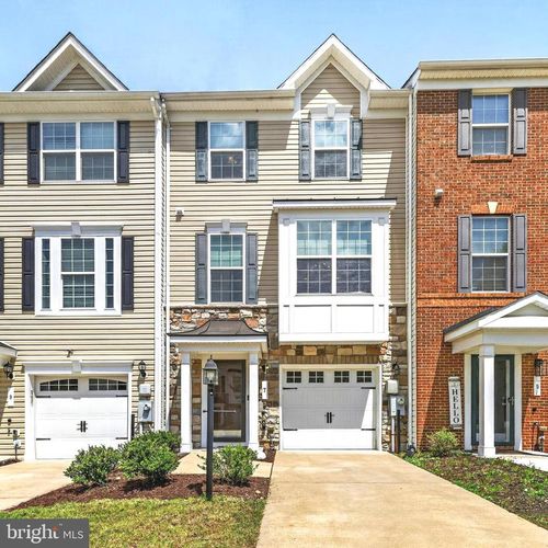 7 Thomasson Ct, CAPITOL HEIGHTS, MD, 20743-3066 | Card Image