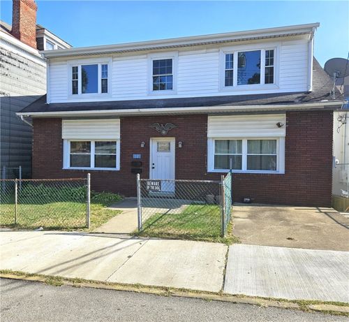 12 E Meyers St, Pittsburgh, PA, 15210-3752 | Card Image