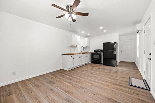 c-28096 Seven Sisters Rd, New Caney, TX, 77357-7228 | Card Image