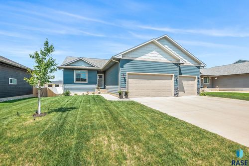9016 W 24th St, Sioux Falls, SD, 57106-0421 | Card Image