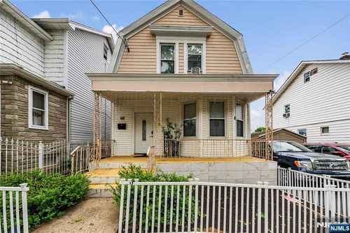 48 39th St, Irvington, NJ, 07111-1248 | Card Image