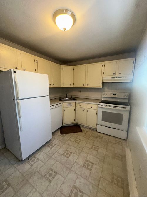 18-18 Canterbury Arms, New Milford, CT, 06776-2749 | Card Image