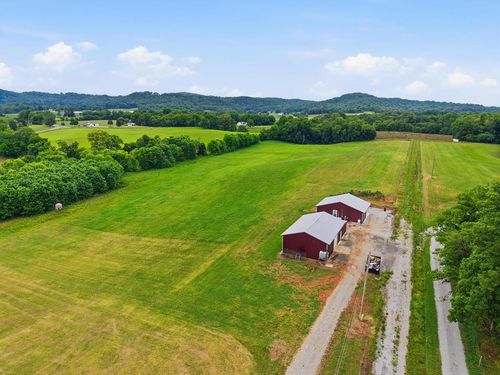 1050 Franks Ferry Rd, Sparta, TN, 38583-4752 | Card Image