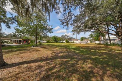 404 E Windhorst Road, House other with 4 bedrooms, 3 bathrooms and null parking in BRANDON FL | Image 3