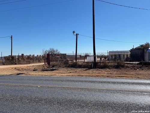 1921 Fm 1581, Pearsall, TX, 78061-5827 | Card Image