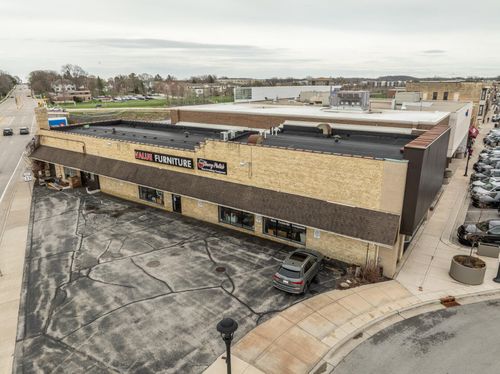 337 N Main St, West Bend, WI, 53095-3319 | Card Image