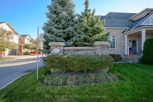 7-2295 Rochester Cir, Oakville, ON, L6M5C9 | Card Image