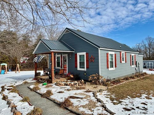812 E Sycamore St, Chase City, VA, 23924-2028 | Card Image
