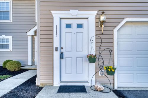 115 Weeping Willow Dr, Etna, OH, 43068-6106 | Card Image