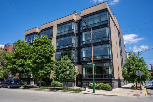 2w-832 Erie St, Chicago, IL, 60642-4254 | Card Image