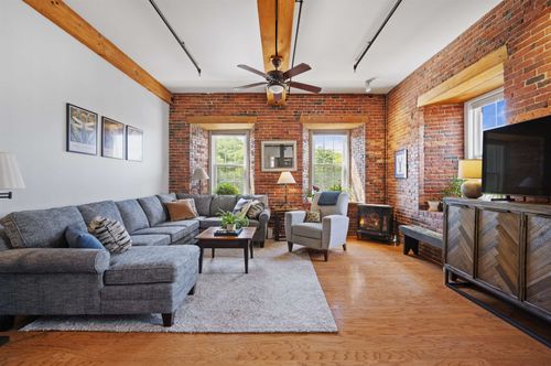 unit-9-6 Bay Rd, Newmarket, NH, 03857-1729 | Card Image