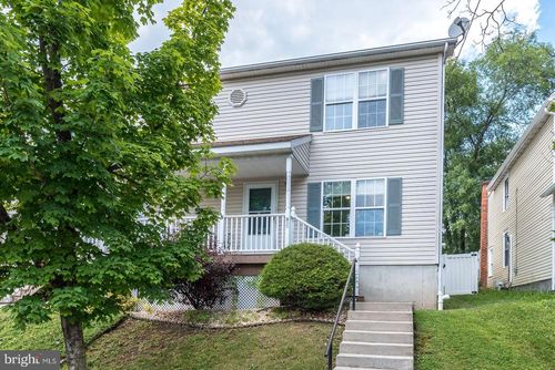 667 Walnut St, POTTSTOWN, PA, 19464-5744 | Card Image
