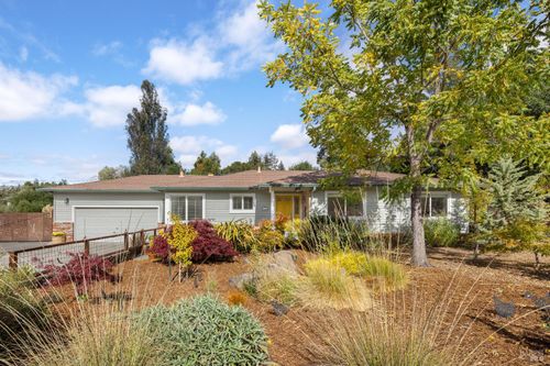 8207 Candy Apple Lane, Sebastopol, CA, 95472 | Card Image