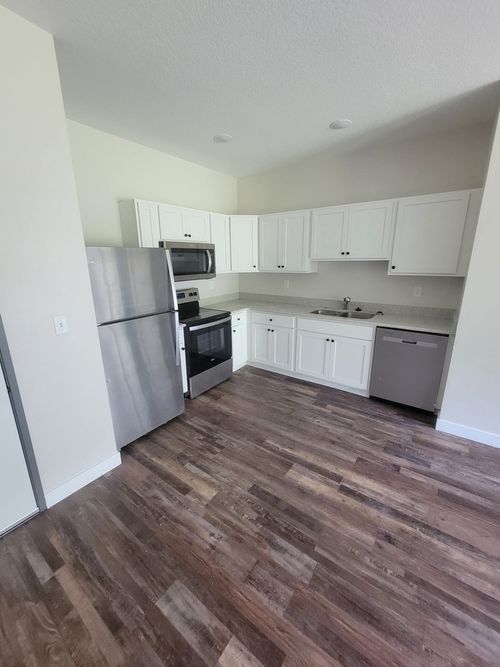 204-1176 Devils Glen Road, Bettendorf, IA, 52722 | Card Image