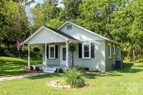 2 Foster Creek Rd, Horse Shoe, NC, 28742-0070 | Card Image