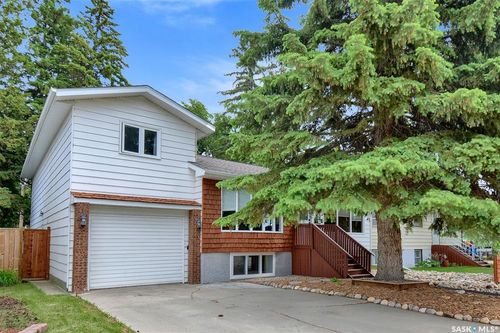 510 Av R N, Saskatoon, SK, S7L2Z2 | Card Image
