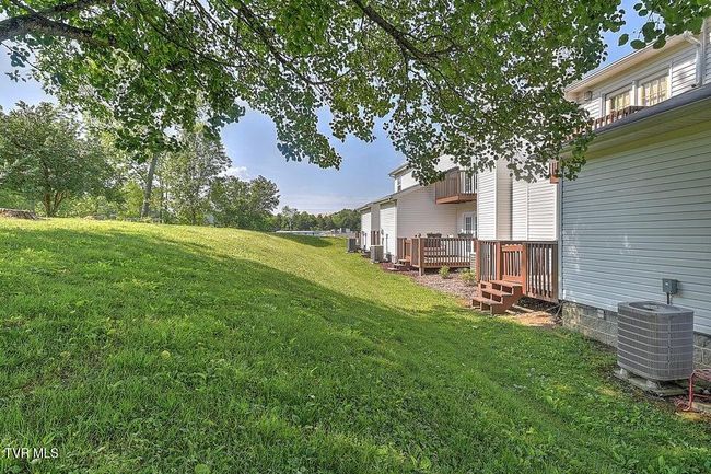 3 - 2023 Weaver Pike, Condo with 2 bedrooms, 2 bathrooms and null parking in Bristol TN | Image 22