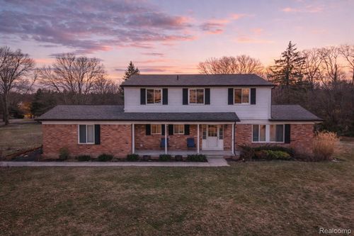 38005 Southfarm Ln, Northville, MI, 48167-9044 | Card Image