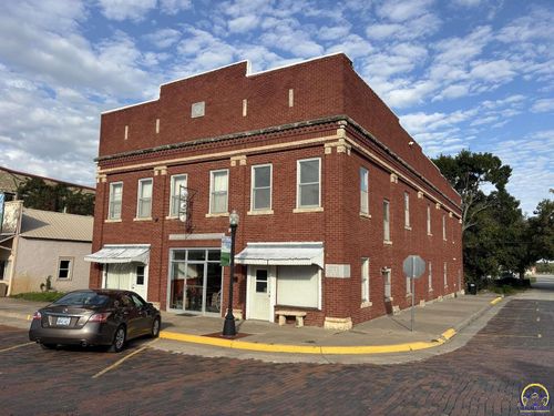 232 Broadway St, Cottonwood Falls, KS, 66845-9728 | Card Image