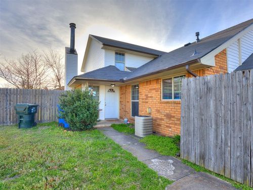 1811 Wren Street, Norman, OK, 73069 | Card Image