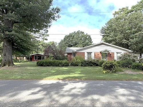 400 E Nichols St, England, AR, 72046-2176 | Card Image