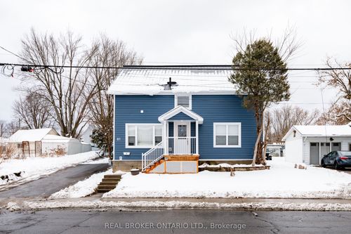 b-81 Queen Street, Smiths Falls, ON, K7A3N5 | Card Image