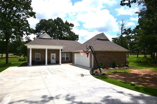 1111 Ridge Dr, Stilwell, OK, 74960-3274 | Card Image