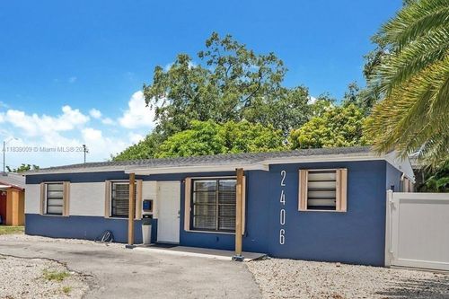 2406 N 28th Ave, Hollywood, FL, 33020-1814 | Card Image