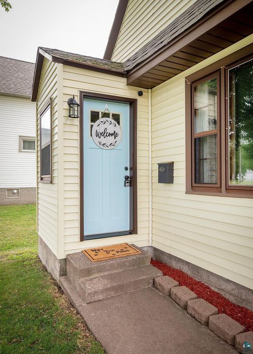 1826 E 7th St, Superior, WI, 54880-3534 | Card Image