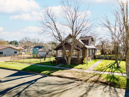 123 W Maple St, Iron River, MI, 49935-1738 | Card Image