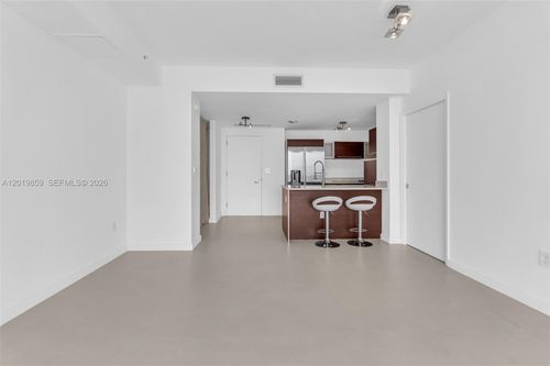 3216-1900 N Bayshore Dr, Miami, FL, 33132-3001 | Card Image