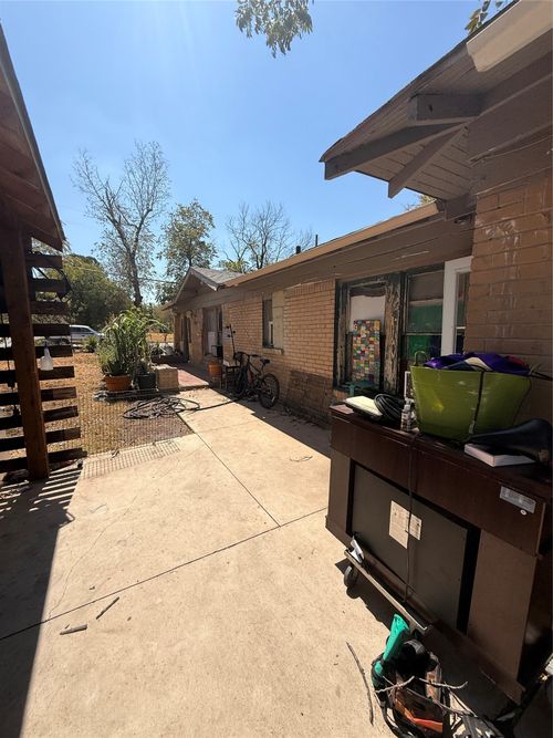 2911 E Vickery Blvd, Fort Worth, TX, 76105-1233 | Card Image