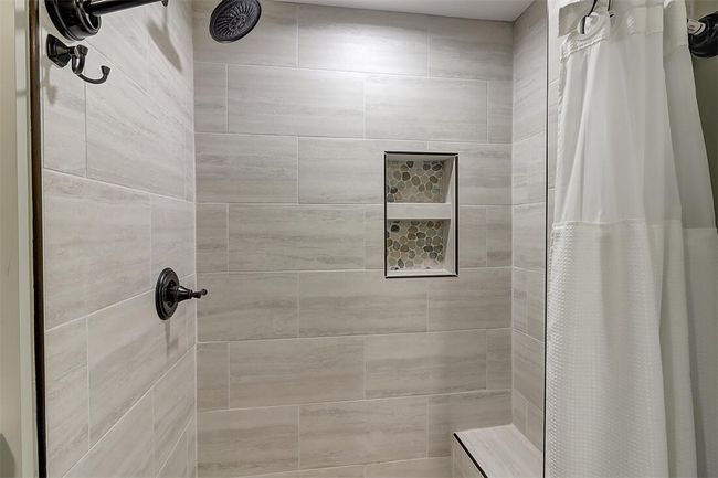 1010 First St Street, House other with 6 bedrooms, 4 bathrooms and 8 parking in Bayside TX | Image 40