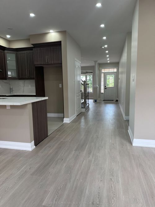 93 Relton Cir, Brampton, ON, L6P3Z2 | Card Image