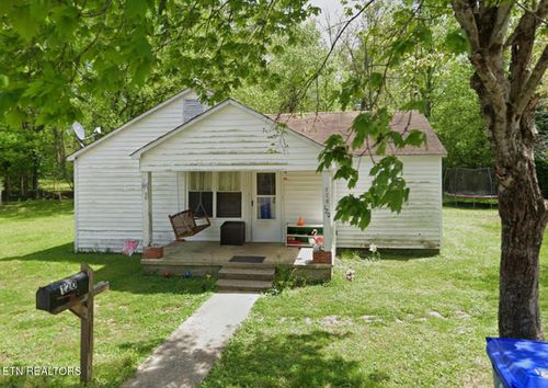 120 Poplar St, Harriman, TN, 37748-5832 | Card Image
