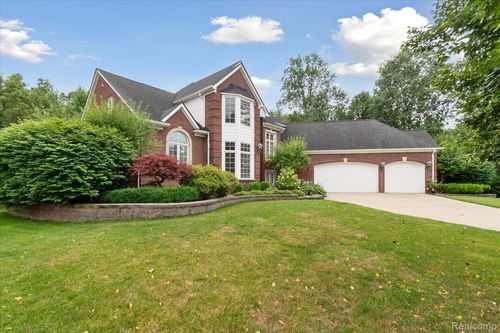 2632 Hawthorne Dr S, Shelby Township, MI, 48316-5540 | Card Image