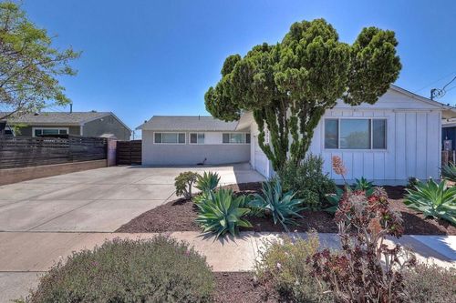 8135 Whelan Dr, San Diego, CA, 92119-1819 | Card Image