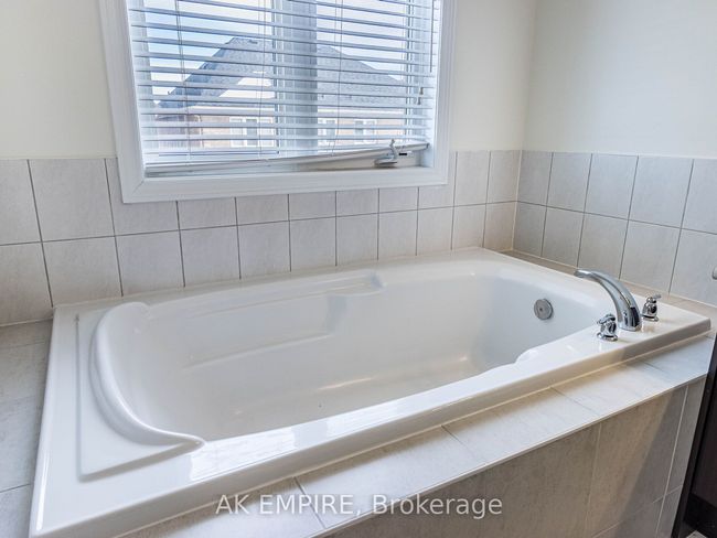 856 Miltonbrook Cres, House attached with 4 bedrooms, 3 bathrooms and 2 parking in Milton ON | Image 31