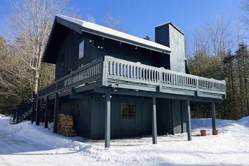 373 Vt Route 11, Londonderry, VT, 05148 | Card Image