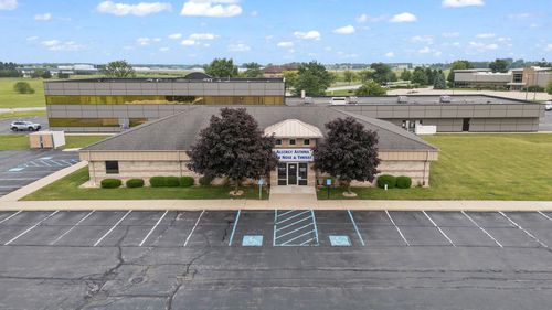 2802 Leonard Dr, Valparaiso, IN, 46383-7136 | Card Image