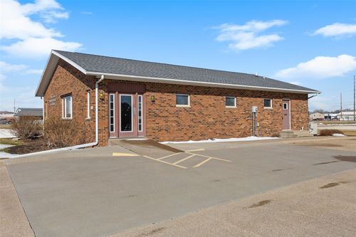 101 E 10th St, Monticello, IA, 52310-1034 | Card Image