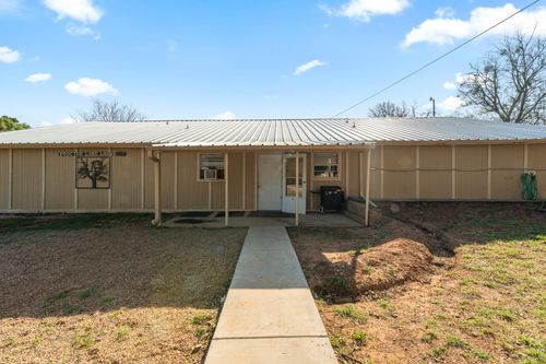 124 Arrowhead, Comanche, TX, 76442-4666 | Card Image