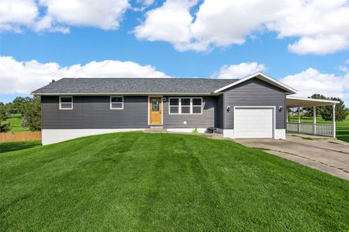 1524 Rainbow Dr, Belle Plaine, IA, 52208-1338 | Card Image