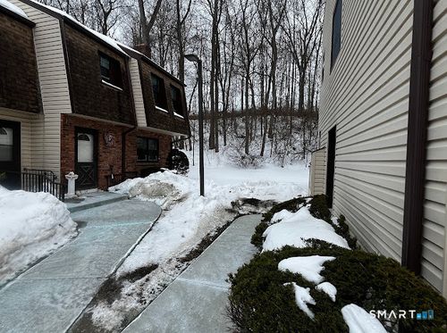 16 Homestead Ln, Brookfield, CT, 06804-2660 | Card Image