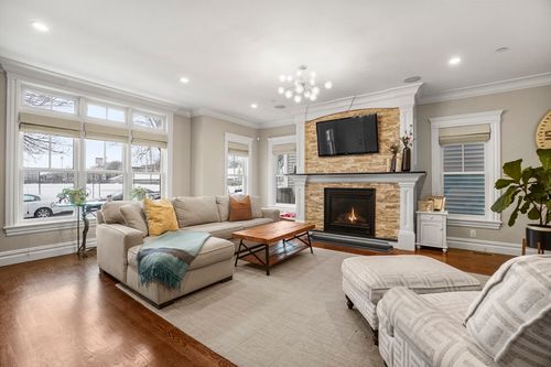 2-9 M St, Boston, MA, 02127-2464 | Card Image