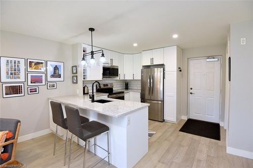 103-2035 Appleby Line, Burlington, ON, L7L7G8 | Card Image